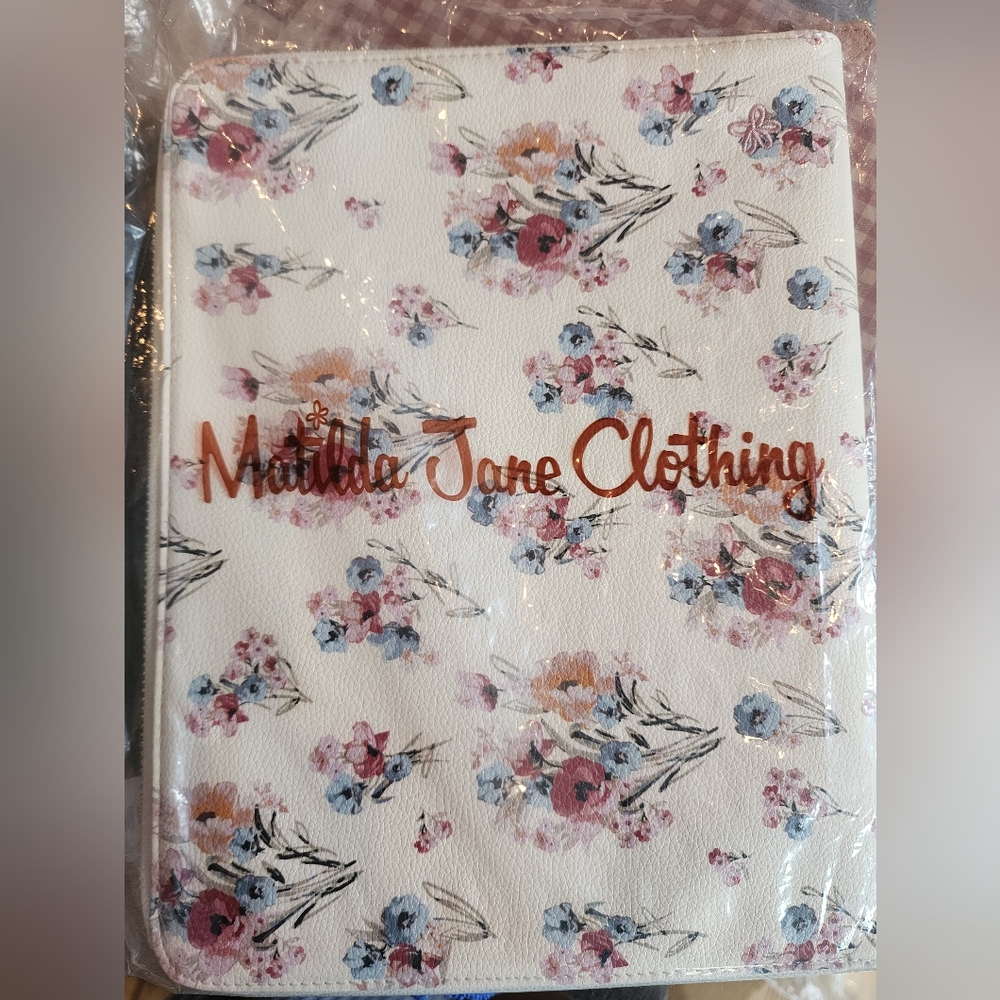 Matilda Jane On the Go Tech Organizer